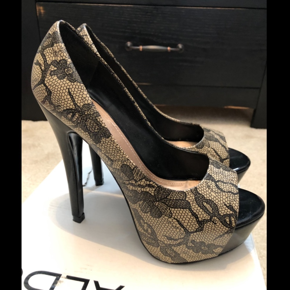 ALDO Peep toe platforms